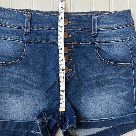 Tinseltown Cuffed Hem Denim Jean Shorts Button Fly Juniors 7 Blue  Stretchy - Picture 8 of 8